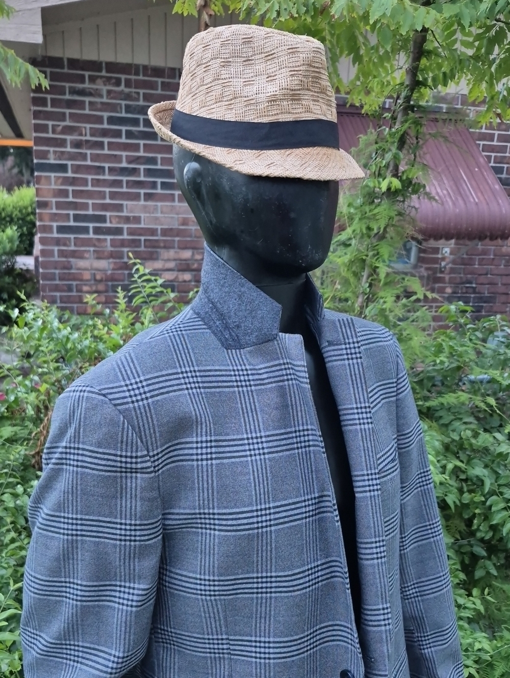 The Savile Row Company Men's "Bromley" Glen Plaid Spring/Summer Crossover Blazer